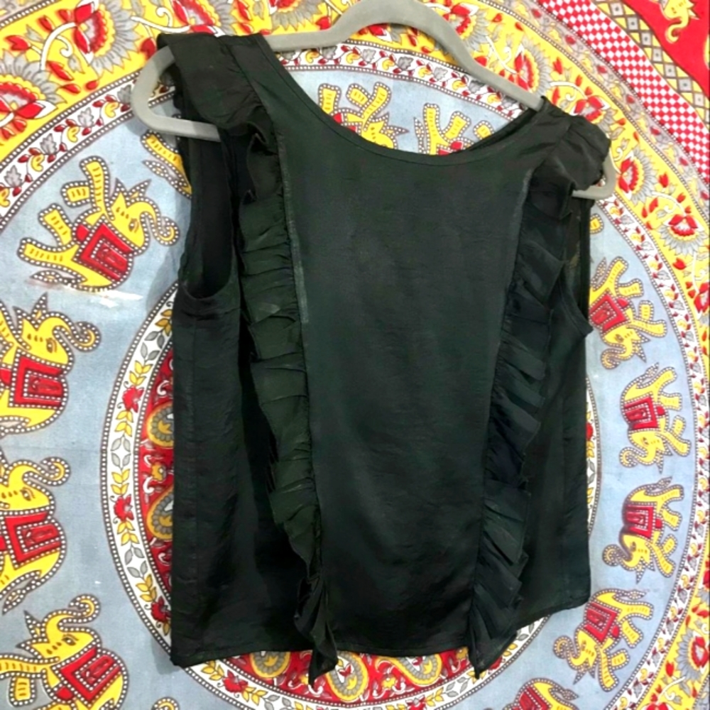 ❗3/$20❗Black Ruffle Top